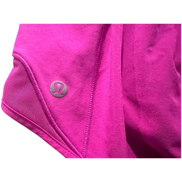 Lululemon Size 6 Hotty Hot Low-Rise Short 2.5" Ripened Raspberry - Picture 7 of 8